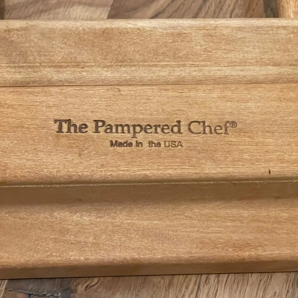 The Pampered Chef Wooden Adjustable Trivet Expandable Hot Pad Trivet Made in USA